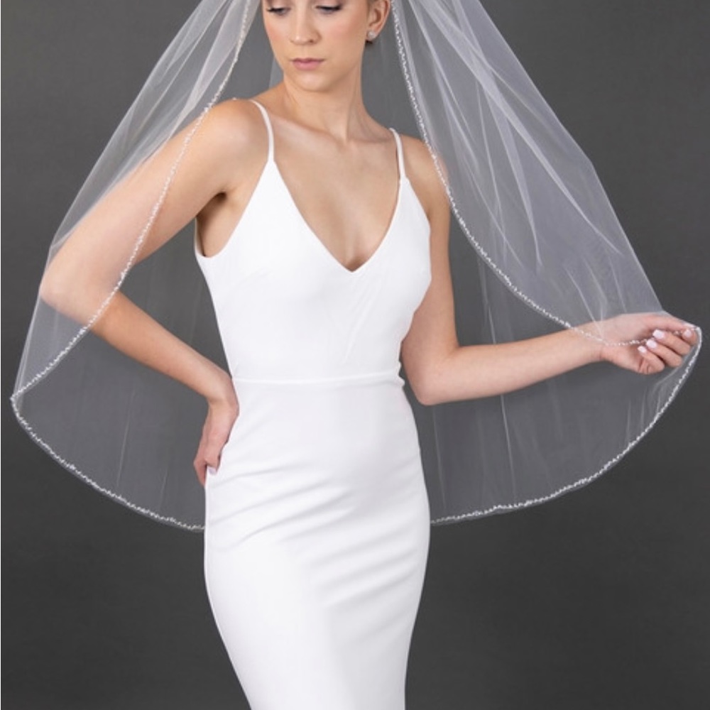 Mariell Fully Beaded Fingertip Bridal Veil Opal Crystals Rice Pearls Bugle Beads
